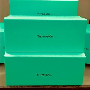 TIFFANY&CO AUTHENTIC HARD CASE (M) FOR EYEGLASSES!